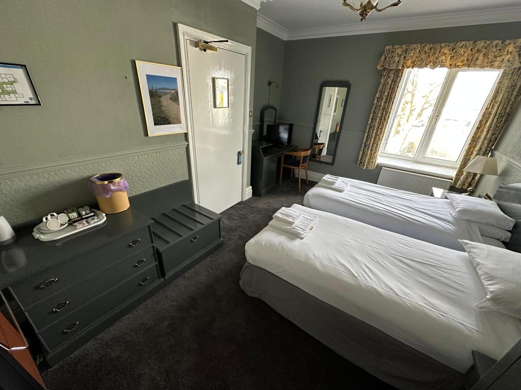 Clarkes Hotel Barrow In Furness Eksteriør bilde