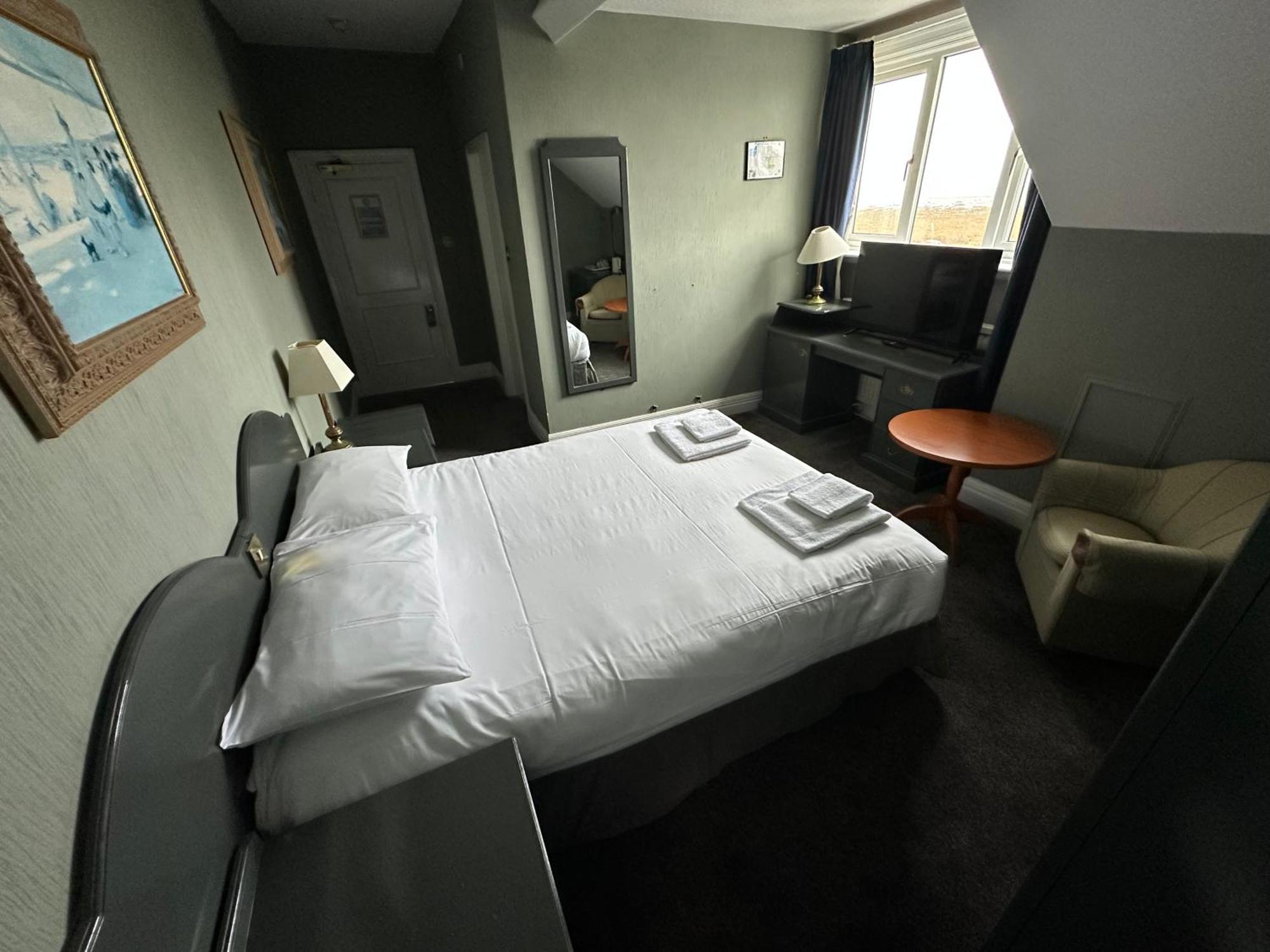 Clarkes Hotel Barrow In Furness Eksteriør bilde