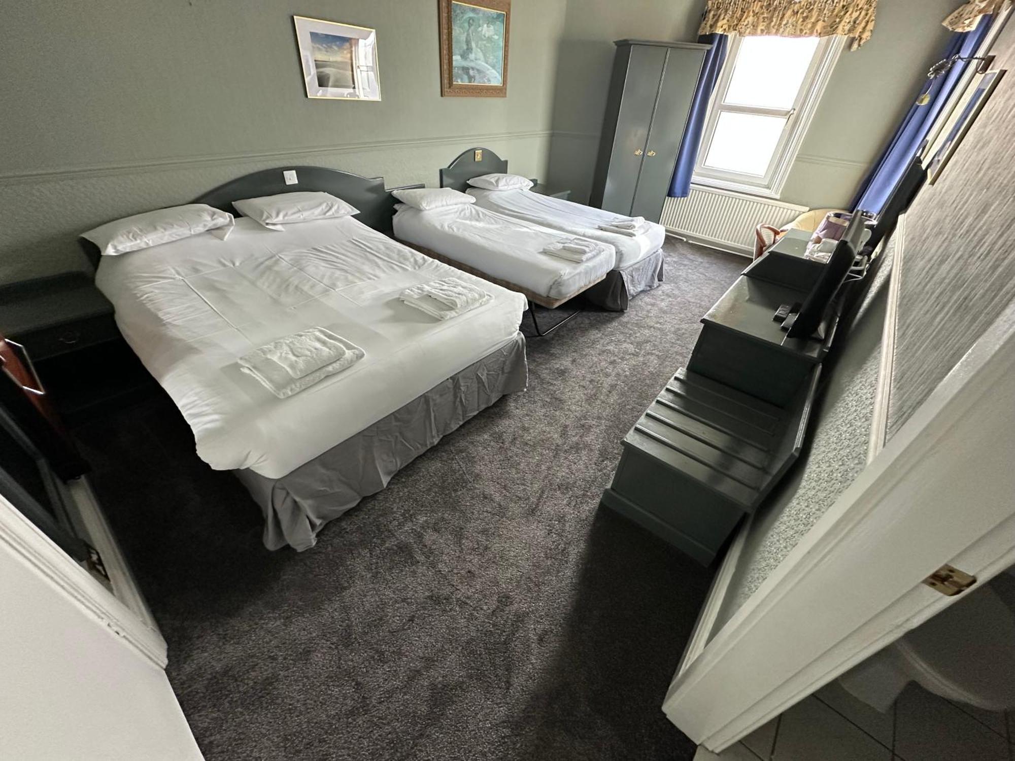 Clarkes Hotel Barrow In Furness Eksteriør bilde
